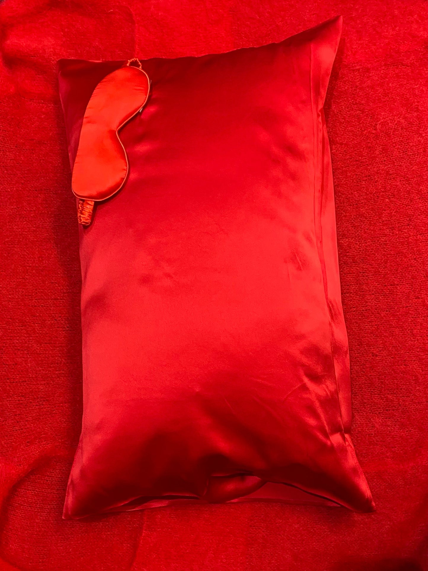 Silk Pillow Case Red 22MM